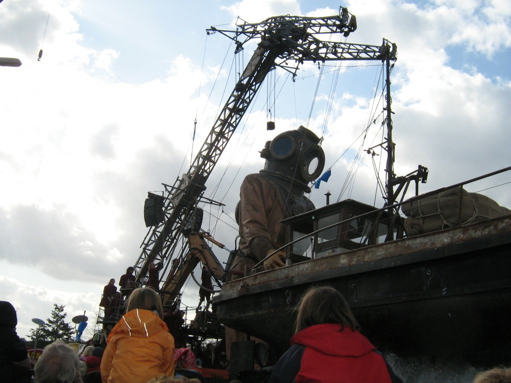 lux2giantship